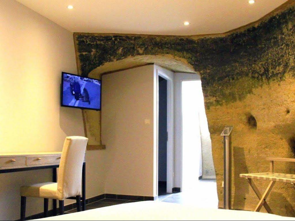 Rocaminori Hotel Louresse-Rochemenier Bagian luar foto